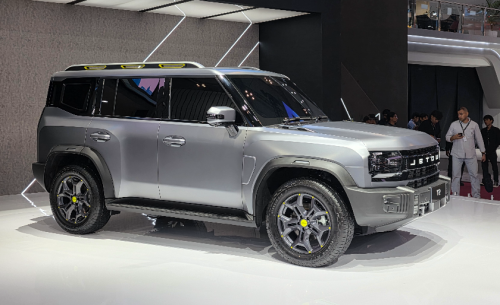 Di GIIAS 2025 Jetour Perkenalkan T2 Setir Kanan Pertamanya di Dunia, Sorot Lampunya Bisa Sampai 200 Meter