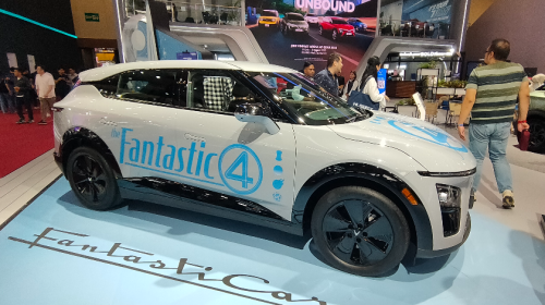 Beli Mobil Listrik VinFast VF7 Diganjar Harga Early Bird, Potongan Puluhan Juta di GIIAS 2025