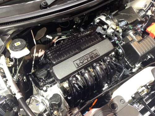 Pantesan LCGC Dikenal Mobil Badak, Ternyata Ada Oli Mesin Khususnya