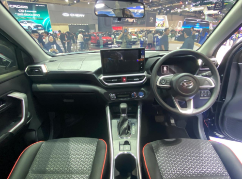 Daihatsu Rocky, Daihatsu, Komparasi Daihatsu Rocky e-Smart Hybrid vs Chery Tiggo Cross CSH, Siapa Paling irit Bahan Bakar?