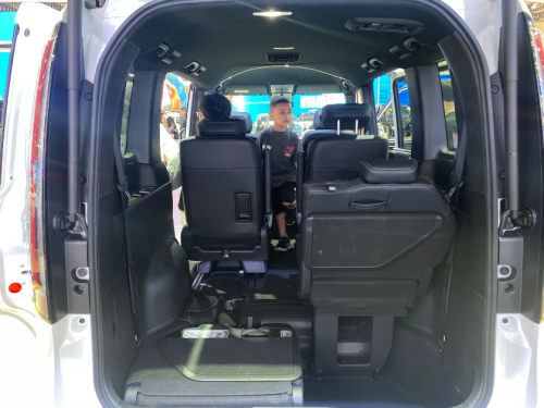 Adu Spesifikasi Van Hybrid : All New Nissan Serena e-Power vs Honda Step WGN e:HEV