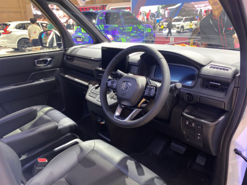 Adu Spesifikasi Van Hybrid : All New Nissan Serena e-Power vs Honda Step WGN e:HEV