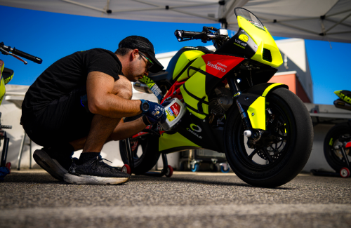 MotoGP, Valentino Rossi, Galeri Foto: Keseruan 5 Pembalap Muda Indonesia Jalani Summer Camp di Markas Legenda MotoGP Valentino Rossi