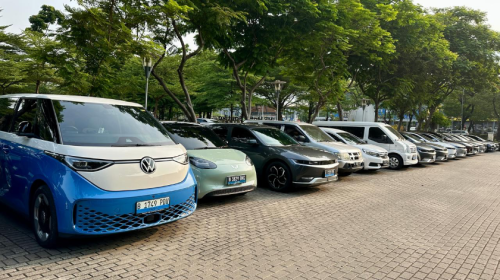 Perayaan 4 Tahun KOLEKSI, Bukan Cuma Pamer Mobil Listrik tapi Kompak Lakukan Ini