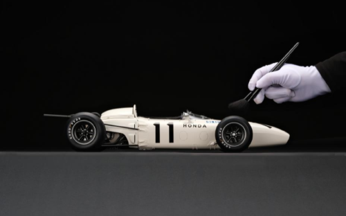 Langka Nih, HRC Rilis Miniatur Mobil Balap F1 Honda RA272, Stok Sangat Terbatas