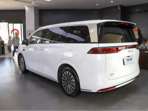 BYD, BYD Denza D9, BYD M9 Terciduk Didaftarkan, Fitur Mirip Denza D9, Harga Nyenggol Alphard dan Innova Zenix