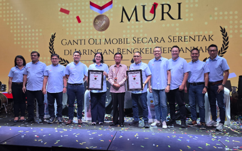 Astra Otoparts Pecahkan Rekor MURI Penggantian Oli Serentak Terbanyak