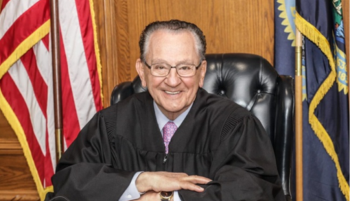 POV Bebaskan Hukuman Tilang Batas Kecepatan Mobil, Frank Caprio, Hakim Paling Baik di Dunia Meninggal