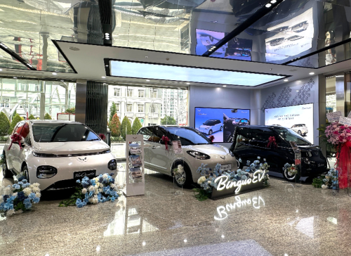 Wuling, MG, Unik, Wuling dan MG Resmikan Dealer Berkonsep Satu Atap Bersaudara di Kelapa Gading