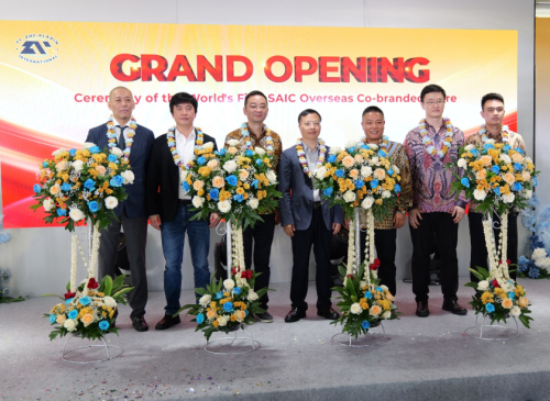 Wuling, MG, Unik, Wuling dan MG Resmikan Dealer Berkonsep Satu Atap Bersaudara di Kelapa Gading
