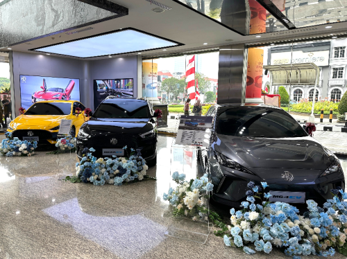 Unik, Wuling dan MG Resmikan Dealer Berkonsep Satu Atap Bersaudara di Kelapa Gading