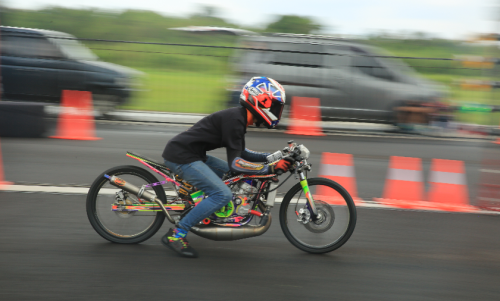 Pertamax Turbo Drag Fest 2025 Tasikmalaya, Peserta Membludak, Intip Foto Keseruannya