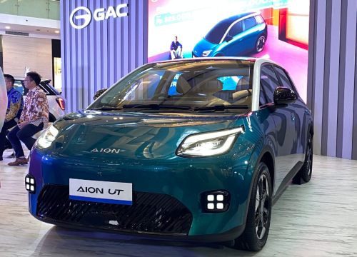 Mobil Listrik Aion, Aion, Aion UT, Mobil Listrik AION UT Dibanderol Rp 300 Jutaaan, Baterai Full Bisa Tempuh 500 Km