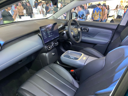 Mobil Listrik Aion, Aion, Aion UT, Mobil Listrik AION UT Dibanderol Rp 300 Jutaaan, Baterai Full Bisa Tempuh 500 Km
