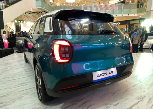 Mobil Listrik Aion, Aion, Aion UT, Mobil Listrik AION UT Dibanderol Rp 300 Jutaaan, Baterai Full Bisa Tempuh 500 Km