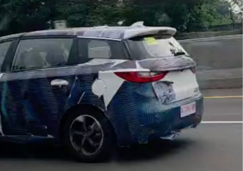 BYD, Terciduk, BYD M6 PHEV Sedang Test di Jalan Tol Cipularang
