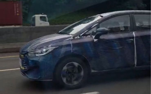 BYD, Terciduk, BYD M6 PHEV Sedang Test di Jalan Tol Cipularang