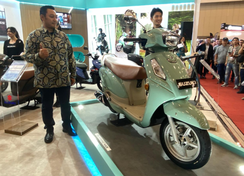 Suzuki , Suzuki Access 125 Resmi Diluncurkan di IMOS 2025, Skutik Retro Pas Buat Kaum Urban Pengin Tampil Beda