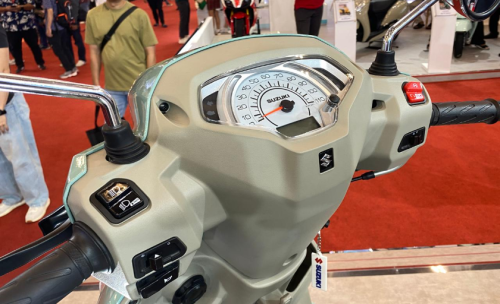 Suzuki , Suzuki Access 125 Resmi Diluncurkan di IMOS 2025, Skutik Retro Pas Buat Kaum Urban Pengin Tampil Beda