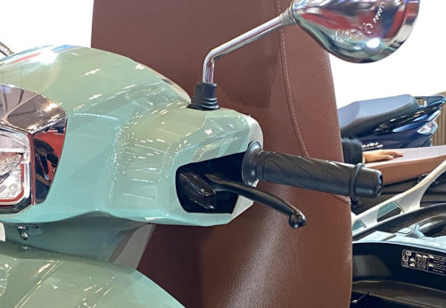 Suzuki , Suzuki Access 125 Resmi Diluncurkan di IMOS 2025, Skutik Retro Pas Buat Kaum Urban Pengin Tampil Beda