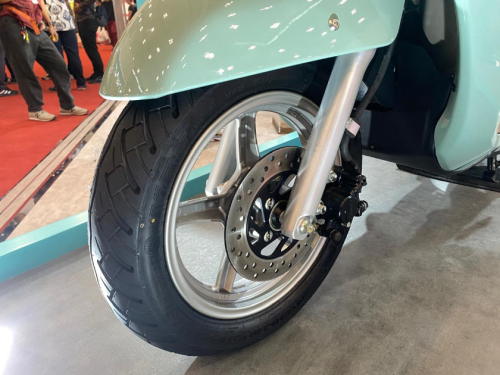 Suzuki , Suzuki Access 125 Resmi Diluncurkan di IMOS 2025, Skutik Retro Pas Buat Kaum Urban Pengin Tampil Beda