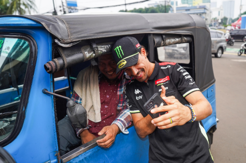 Fabio Di Giannantonio dan Franco Morbidelli Naik Bajaj Keliling Ibukota, Sebelum Balap di Sirkuit Mandalika