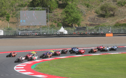 Marc Marquez, Marquez, MotoGP, Gak Nyangka, Marco Bezzecchi dan Aldeguer Asapi Marc Marquez di Sprint Race MotoGP Mandalika 2025