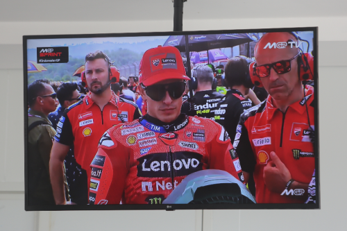 Marc Marquez, Marquez, MotoGP, Gak Nyangka, Marco Bezzecchi dan Aldeguer Asapi Marc Marquez di Sprint Race MotoGP Mandalika 2025