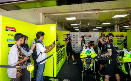 Banyak Senyum, Siswa SMKN 1 Kopang Lombok Punya Kesempatan Lihat Motor tim VR46