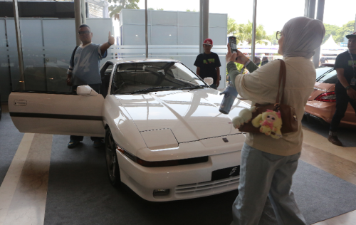 Deretan Mobil Modifikasi Gokil IMX 2025, Starlet Rafi Ahmad, Gran Max Komeng Sampai Angkot Praz