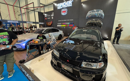 Mitsubishi, Mitsubishi Lancer, Lamborghini, Berkat Cat Lokal Spider, Mitsubishi Lancer  Bersanding Keren dengan Lamborghini Aventador