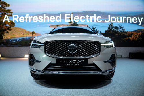 Volvo, Volvo XC60, Volvo XC60 Plug-in Hybrid Resmi Meluncur, Harga Tanpa Subsidi Dibanderol Rp 1,5 Miliar