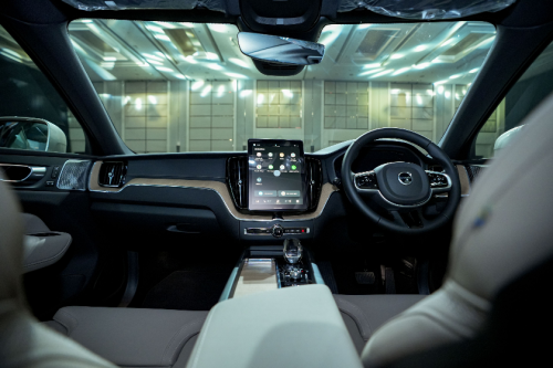 Volvo, Volvo XC60, Volvo XC60 Plug-in Hybrid Resmi Meluncur, Harga Tanpa Subsidi Dibanderol Rp 1,5 Miliar