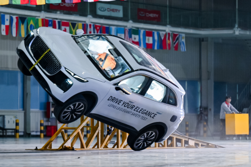 Biar Konsumen Yakin Beli, Lepas L8 Diuji Test Genangan Air 60 cm dan Terguling Keras