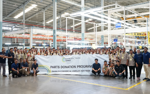 Mesin Bus Mercedes-Benz OF 917 Jadi Bahan Belajar Siswa SMK Angkasa 1 Jakarta