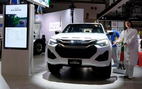 Isuzu, Isuzu Hadirkan D-Max 2026, Mesin Multi-fuel dan Truk Berteknologi ADAS di JMS 2025