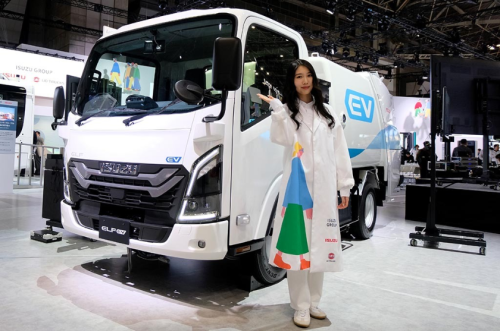 Isuzu, Isuzu D-Max, Isuzu Hadirkan D-Max 2026, Mesin Multi-fuel dan Truk Berteknologi ADAS di JMS 2025