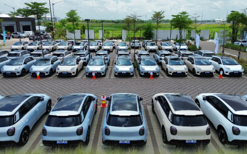 Aion, Aion UT, 225 Keluarga Senyum Lebar, AION UT Resmi Handover ke Konsumen