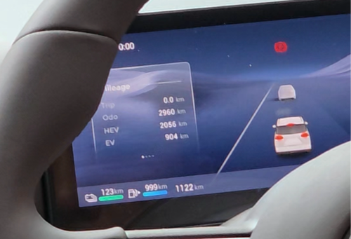 Wuling, Diklaim Bisa Capai 1.000 Km, Segini Sisa Jarak Tempuh Wuling Cortez Darion PHEV Saat Tiba di Solo