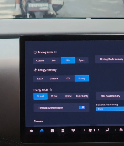 Sekali Isi Full BBM dan Baterai, Wuling Darion PHEV Bisa Tempuh Jarak Segini
