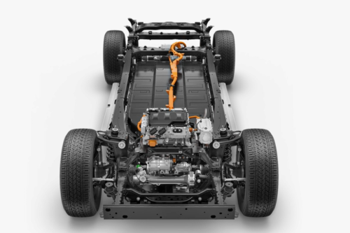 Toyota Rilis Hilux EV, Double Cabin Listrik Pertama Bisa Tempuh 240 Km Sekali Isi Baterai