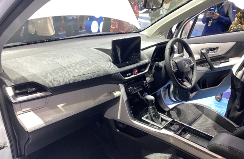 Toyota, Harga Toyota New Veloz Hybrid EV Bikin Pemilik Veloz Bensin Menyesal?