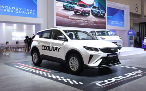 Geely Coolray SUV Mejeng di GJAW, Usung Teknologi ICE Dengan Banyak Fitur