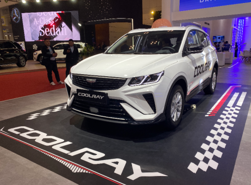 Geely, SUV Geely Coolray Mejeng di GJAW, Usung Teknologi ICE Dengan Banyak Fitur