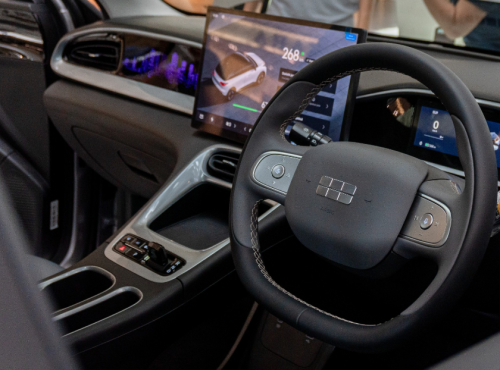 Geely | Sambut Kota Kembang, Geely Bawa Starray EM-i dan EX2 ke Bandung, Harganya Jadi Segini