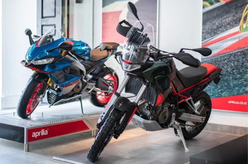 Perluas ke Sumatera, Piaggio Indonesia Membuka Dealer 4 Brand Baru di Pekanbaru