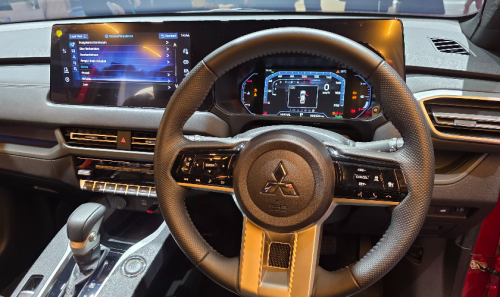 Ada Mitsubishi Xforce Berpenampilan Eye Catching Di GJAW 2025, Yuk Intip Keunggulannya!