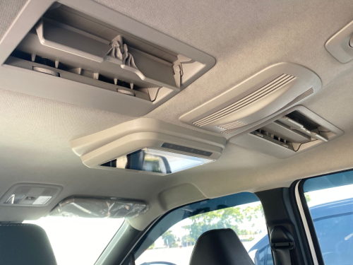 Komparasi: Toyota Veloz Hybrid vs Jaecoo J5 EV, Harga Beti, Pilih Setengah atau Full Listrik?