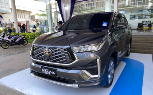 Toyota, Toyota Innova, Cuma di Acara Ini, Lelang Mobil Baru Toyota Innova Zenix Hybrid Tipe Q Buka Harga Rp 300 Juta
