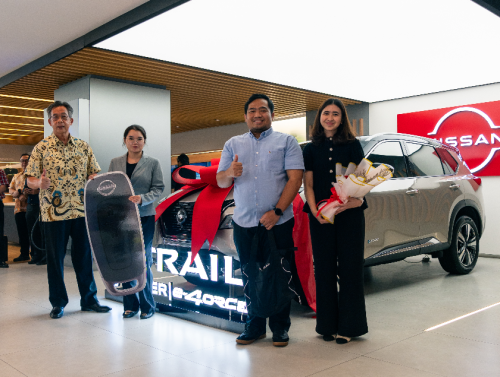 Nissan, Nissan X-Trail, Nissan Indonesia Serahkan All New X-Trail e-POWER ke Pelanggan Pertamanya